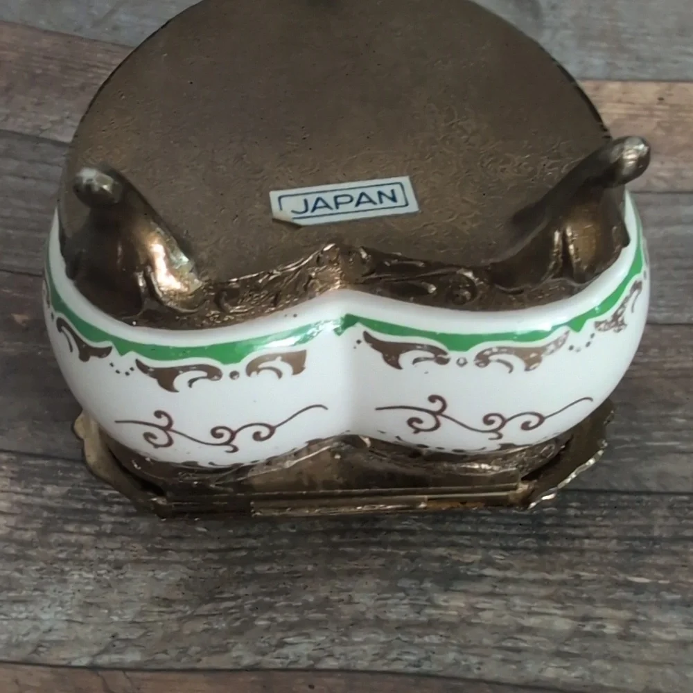 Vintage‎ Heart Jewelery Music Box, Rare Vintage Enamel Metal Footed Trinket Dish